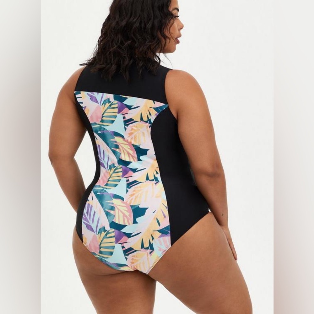 Torrid Active Wireless Sleeveless Rashguard One Piece Swimsuit Sz L - Picture 3 of 9